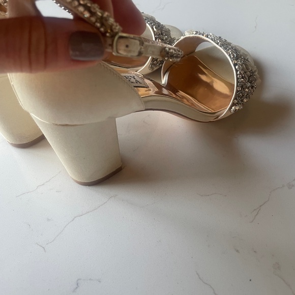 Badgley Mischka Finesse Ankle Strap Satin Crystal Rhinestone Bridal Formal Heel - Picture 13 of 14